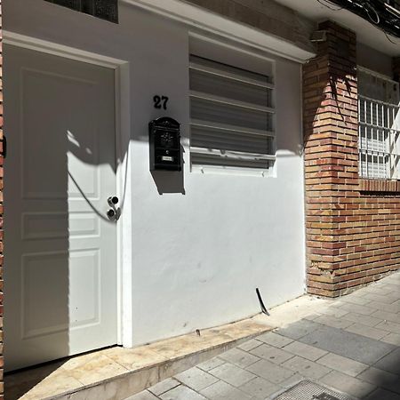Apartamento Blanco Y Negro En El Centro Alicante Exterior photo
